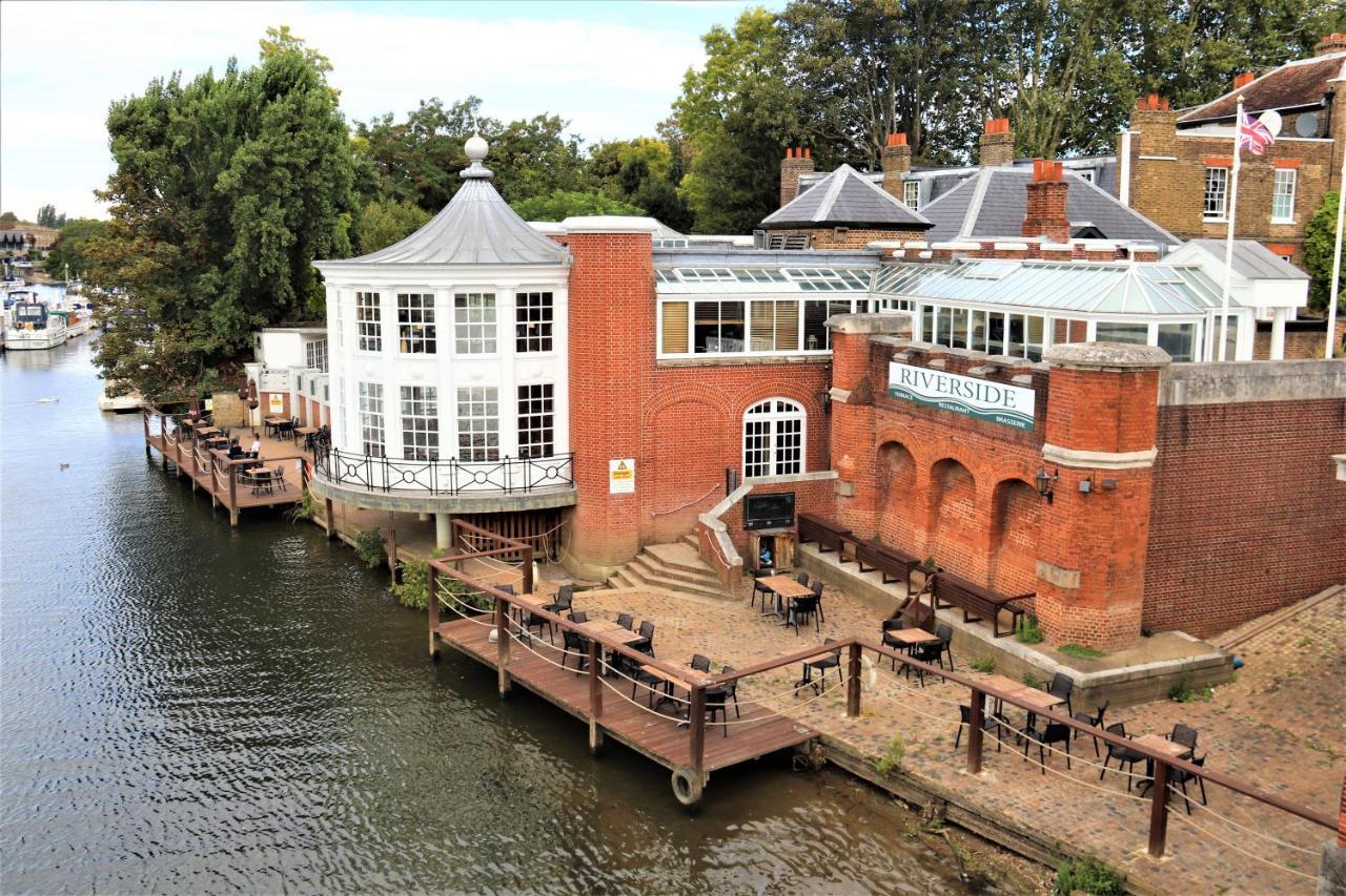 MoleseyHampton Court - The Kings Restアパートメント エクステリア 写真
