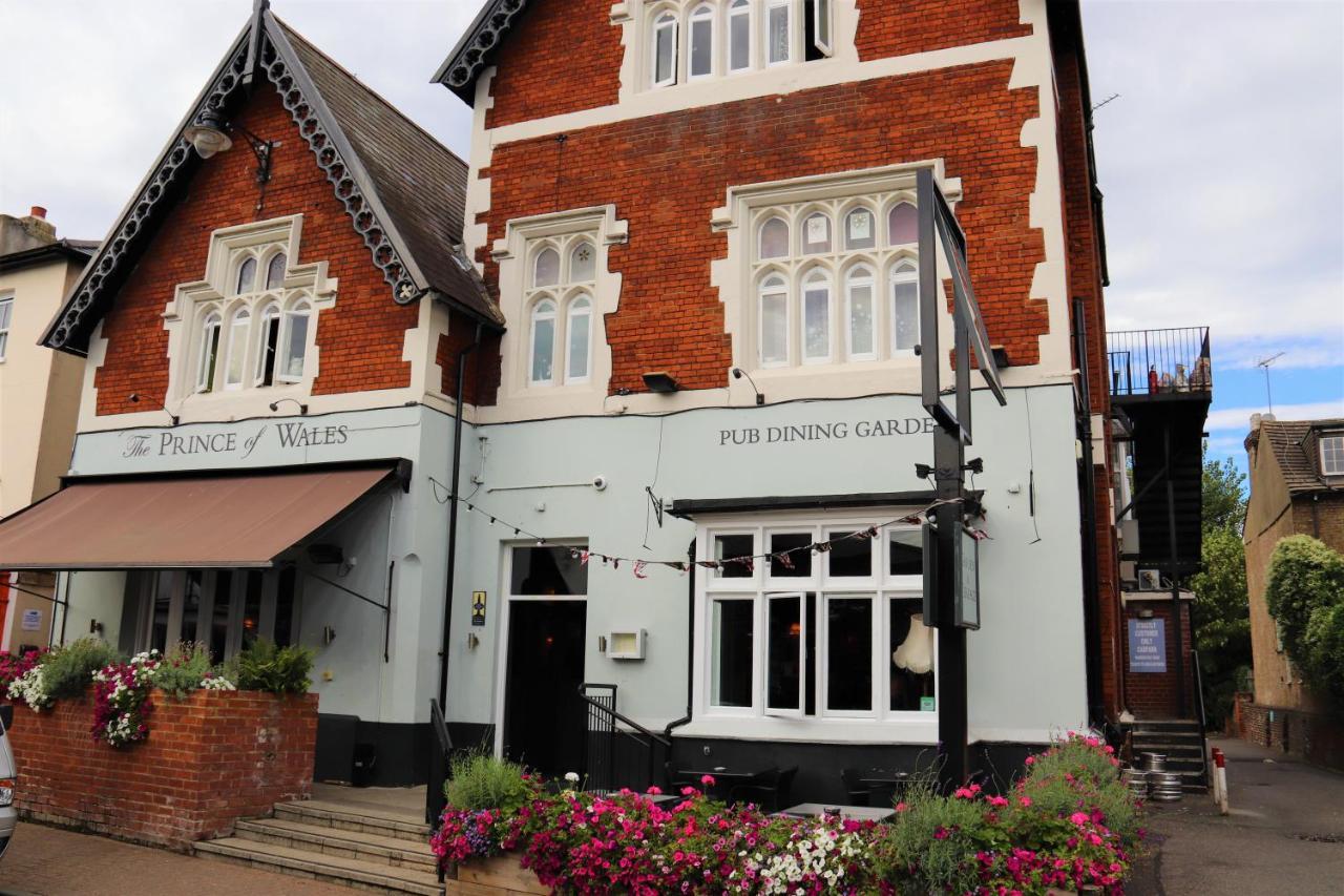 MoleseyHampton Court - The Kings Restアパートメント エクステリア 写真
