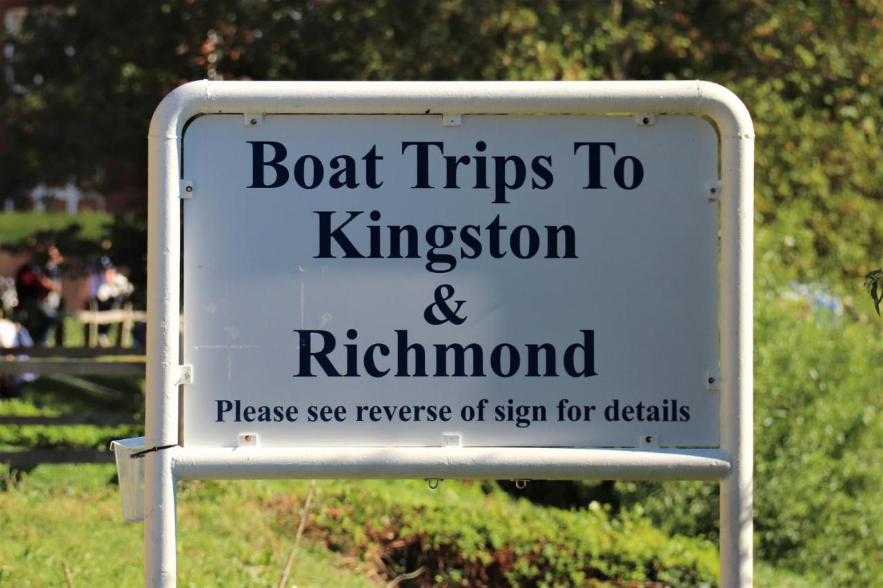 MoleseyHampton Court - The Kings Restアパートメント エクステリア 写真